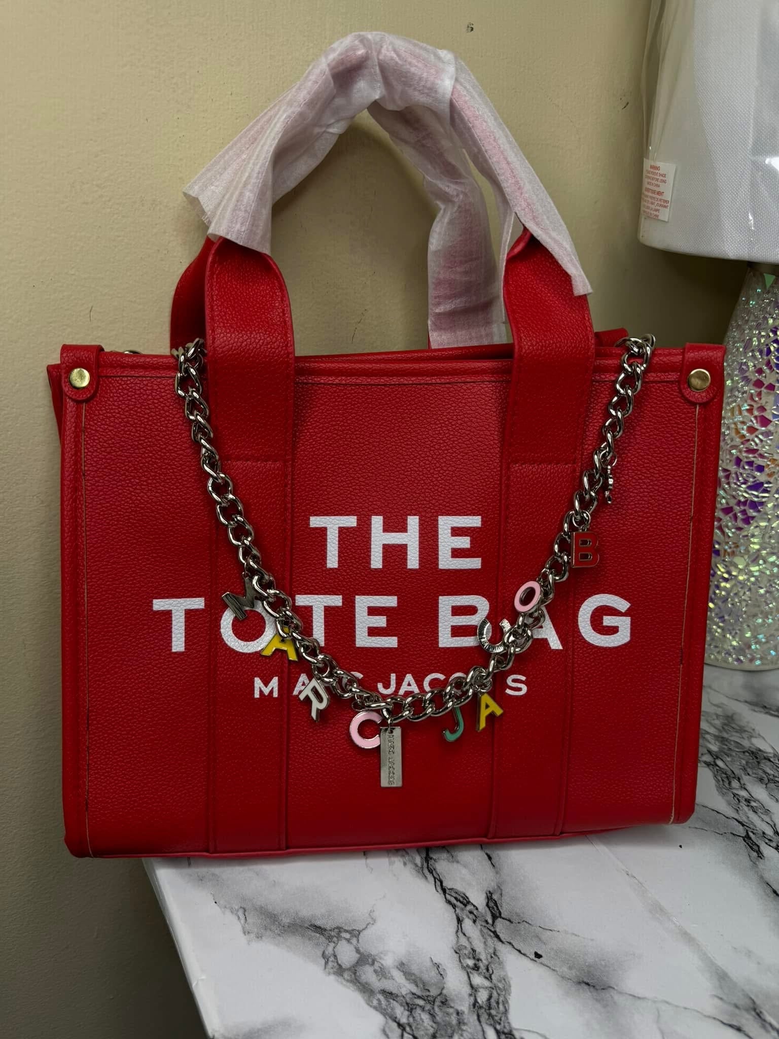 THE TOTE BAG